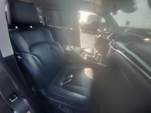 Photo of 2018 Atomic Silver Lexus LX 570