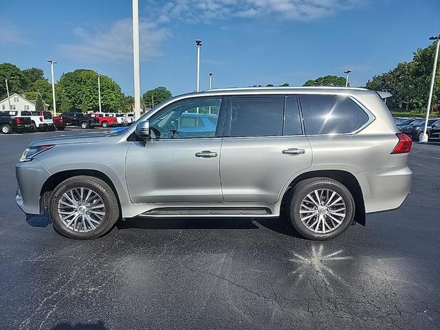 Photo of 2018 Atomic Silver Lexus LX 570