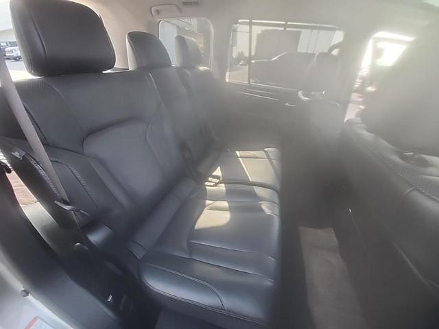 Photo of 2018 Atomic Silver Lexus LX 570