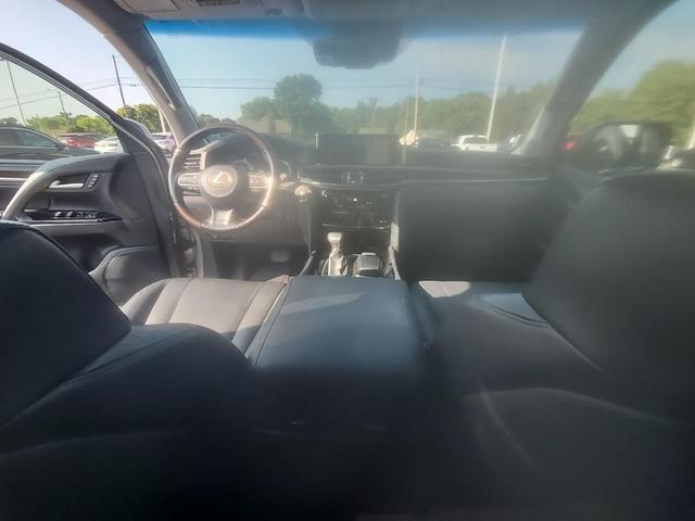 Photo of 2018 Atomic Silver Lexus LX 570