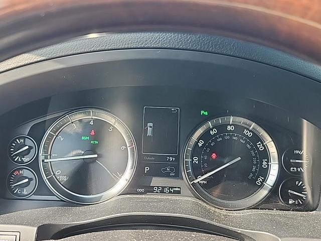 Photo of 2018 Atomic Silver Lexus LX 570