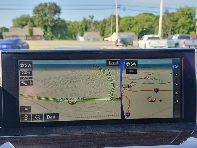 Photo of 2018 Atomic Silver Lexus LX 570