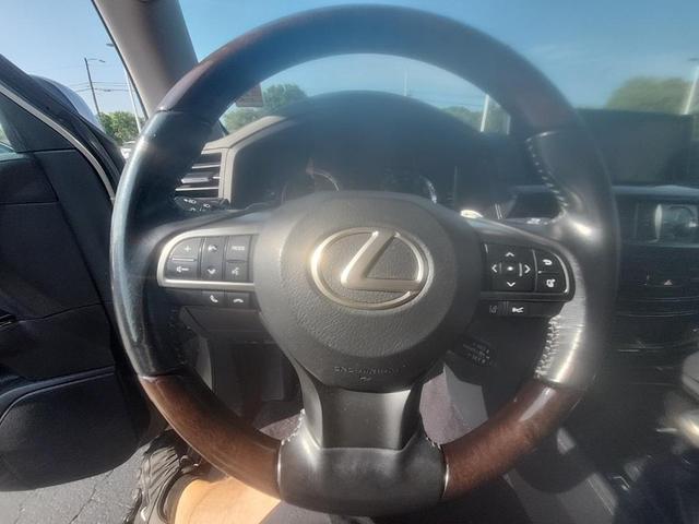 Photo of 2018 Atomic Silver Lexus LX 570