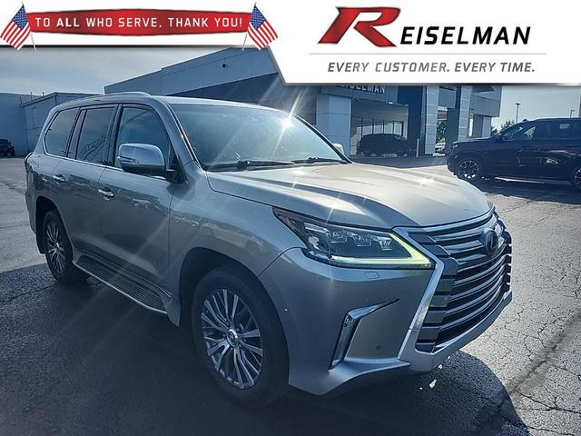 Photo of 2018 Atomic Silver Lexus LX 570
