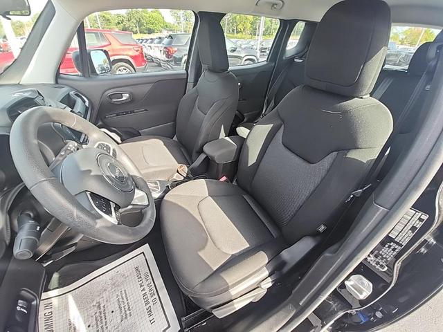 Photo of 2020 Black Clearcoat Jeep Renegade