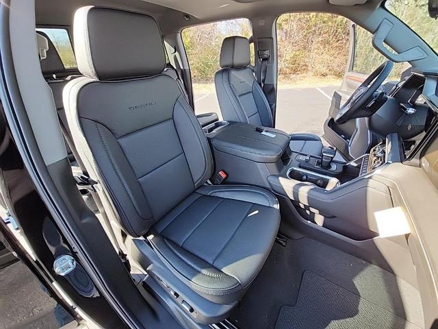 Photo of 2025 Onyx Black GMC Sierra 1500