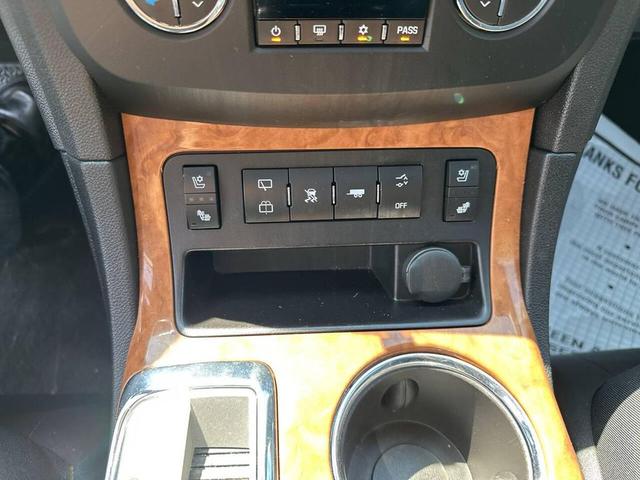 Photo of 2011 Cyber Gray Metallic Buick Enclave
