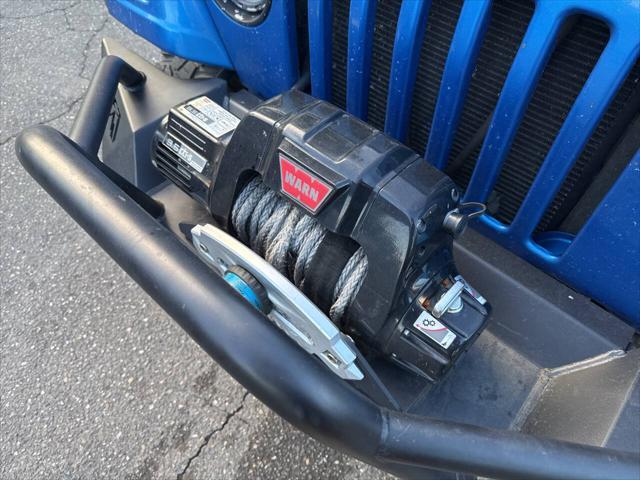 Photo of 2003 Blue Jeep Wrangler