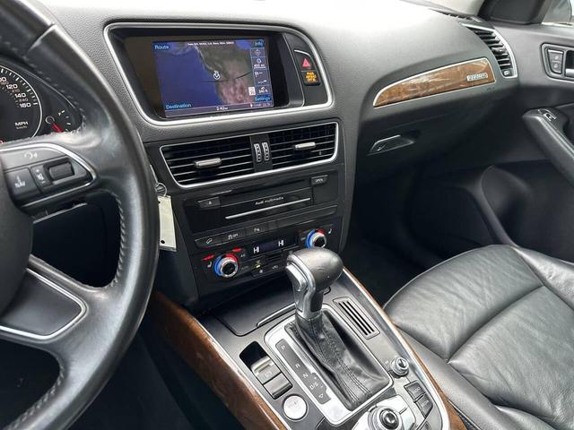 Photo of 2015 White Audi Q5
