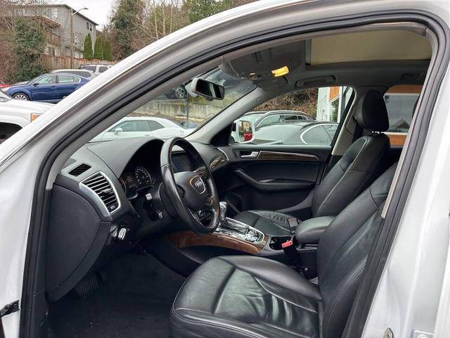 Photo of 2015 White Audi Q5