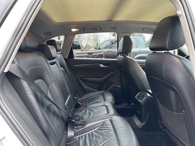 Photo of 2015 White Audi Q5