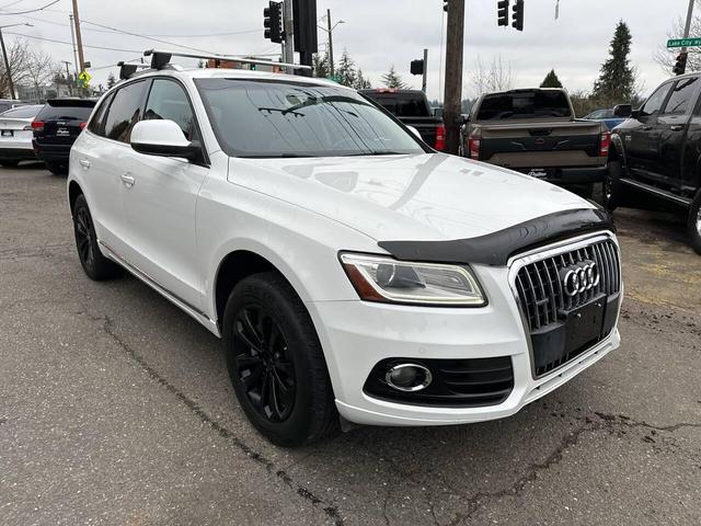 Photo of 2015 White Audi Q5