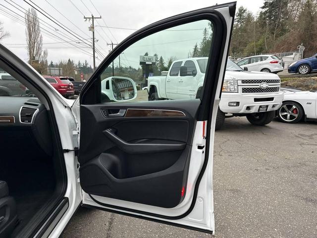 Photo of 2015 White Audi Q5