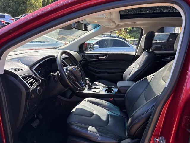 Photo of 2015 Ruby Red Metallic Tinted Clearcoat Ford Edge