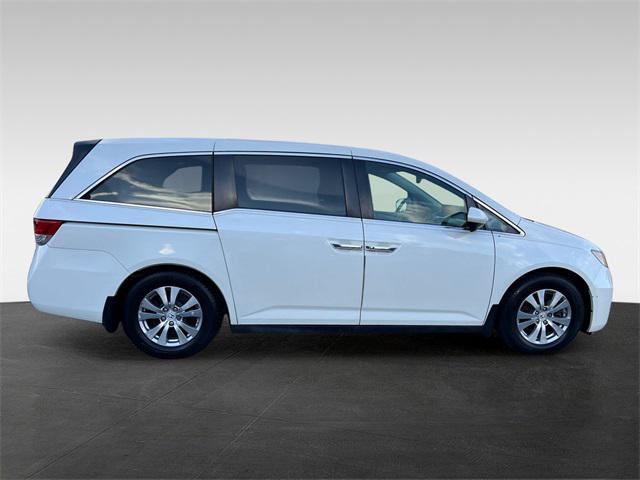 Photo of 2015 White Diamond Pearl Honda Odyssey
