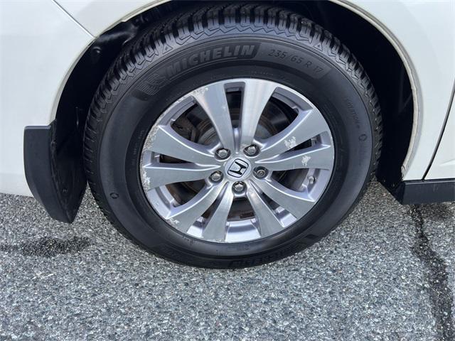 Photo of 2015 White Diamond Pearl Honda Odyssey