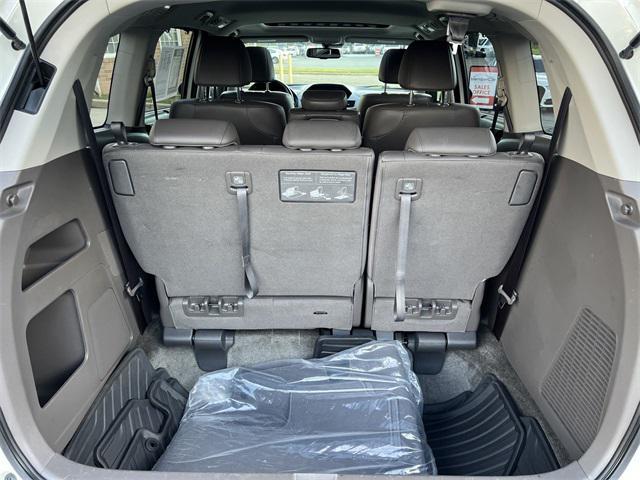 Photo of 2015 White Diamond Pearl Honda Odyssey