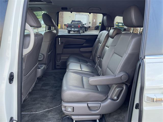 Photo of 2015 White Diamond Pearl Honda Odyssey