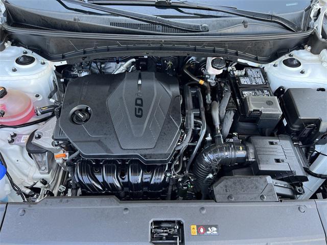Photo of 2022 Quartz White Hyundai TUCSON