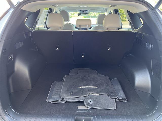 Photo of 2022 Quartz White Hyundai TUCSON
