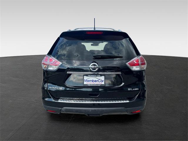 Photo of 2016 Magnetic Black Nissan Rogue