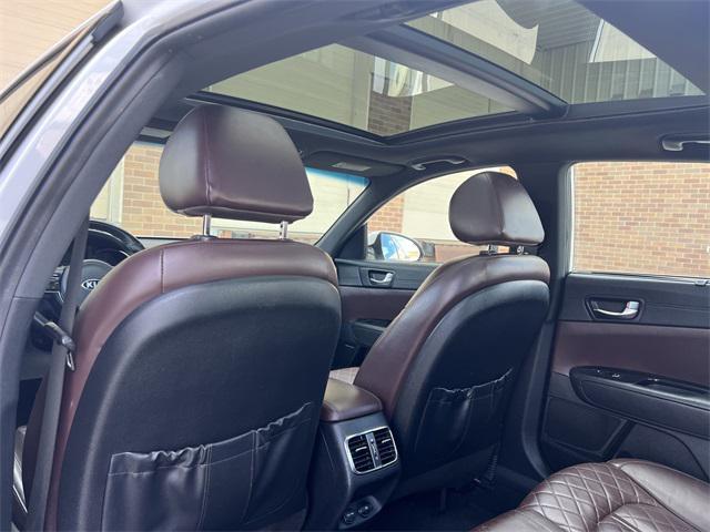 Photo of 2016 Snow White Pearl Kia Optima