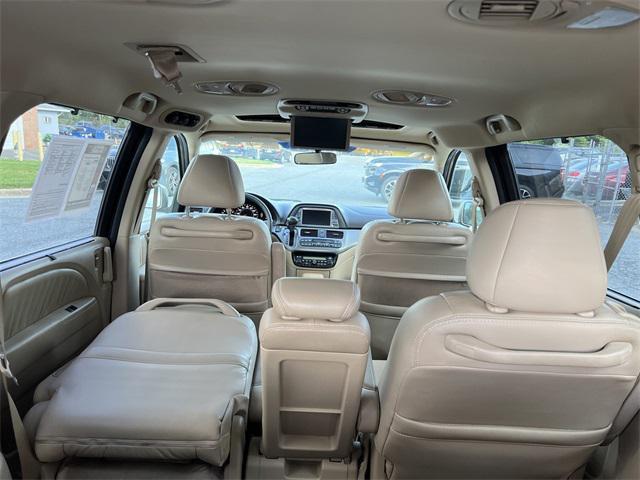 Photo of 2007 Desert Rock Metallic Honda Odyssey