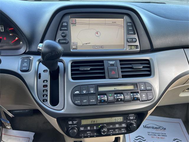 Photo of 2007 Desert Rock Metallic Honda Odyssey