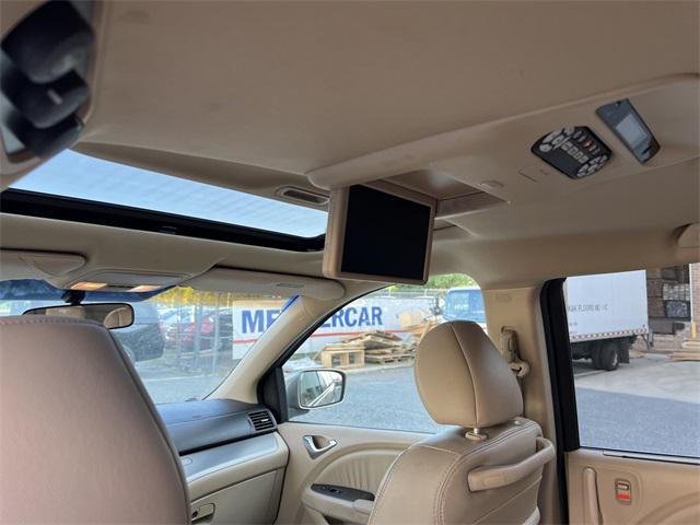 Photo of 2007 Desert Rock Metallic Honda Odyssey