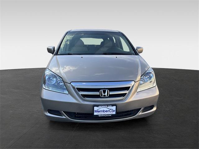Photo of 2007 Desert Rock Metallic Honda Odyssey
