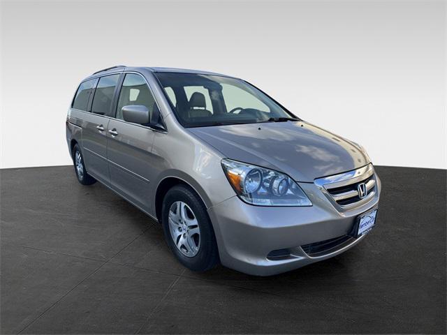 Photo of 2007 Desert Rock Metallic Honda Odyssey