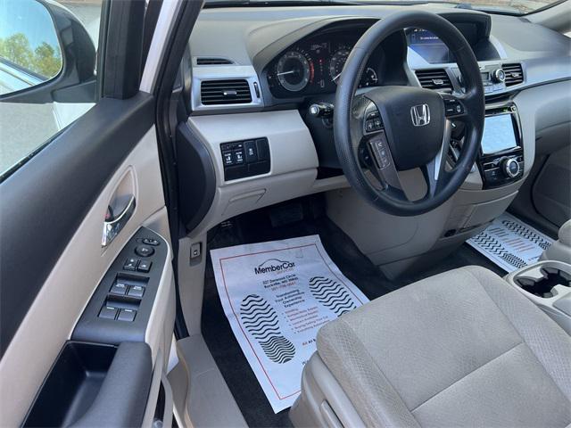 Photo of 2015 White Diamond Pearl Honda Odyssey