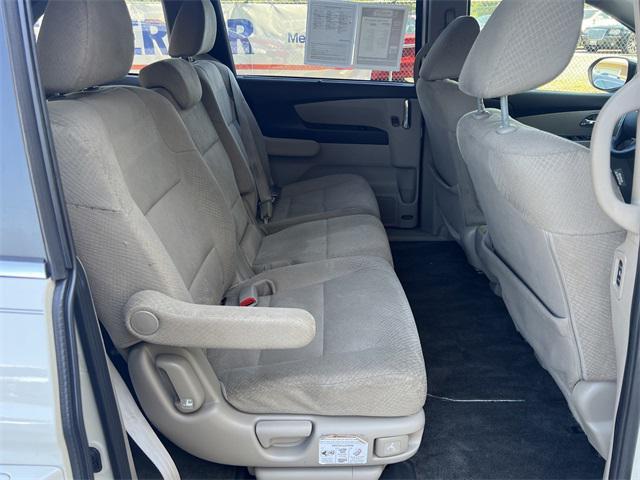 Photo of 2015 White Diamond Pearl Honda Odyssey