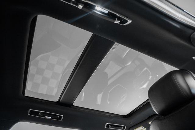 Photo of 2023 Icy White SV Bespoke Special Effect Gloss Land Rover Range Rover