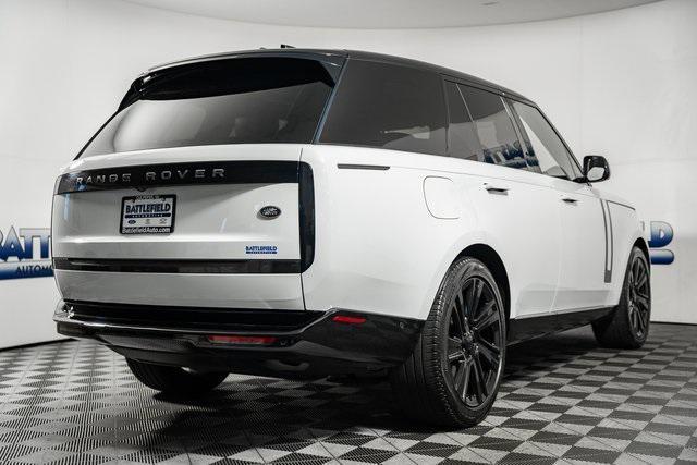Photo of 2023 Icy White SV Bespoke Special Effect Gloss Land Rover Range Rover