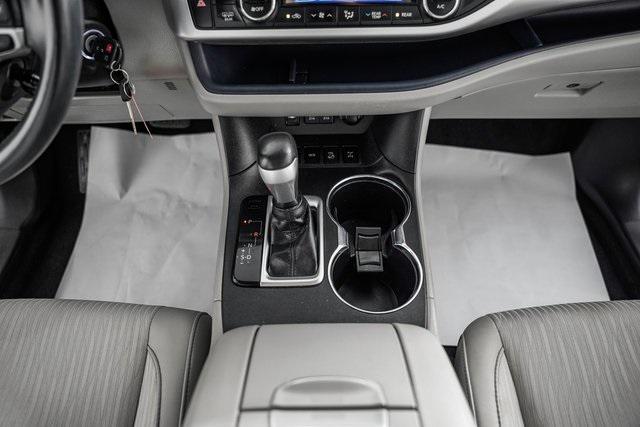 Photo of 2019 Predawn Gray Mica Toyota Highlander