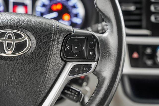 Photo of 2019 Predawn Gray Mica Toyota Highlander