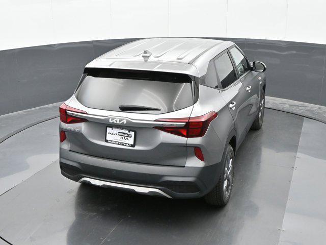 Photo of 2022 Steel Gray Kia Seltos