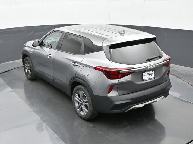 Photo of 2022 Steel Gray Kia Seltos