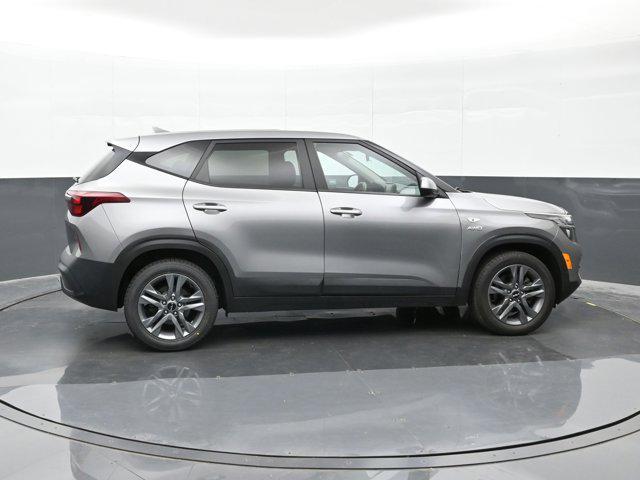 Photo of 2022 Steel Gray Kia Seltos