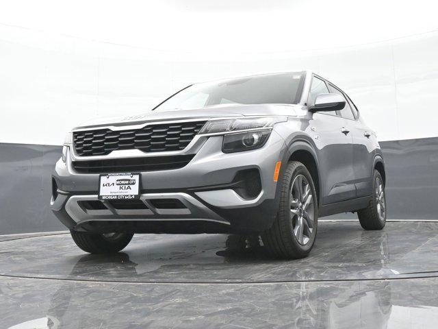Photo of 2022 Steel Gray Kia Seltos