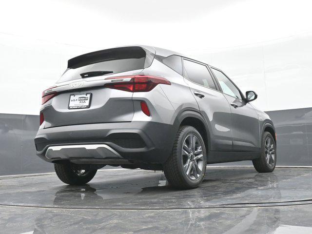 Photo of 2022 Steel Gray Kia Seltos