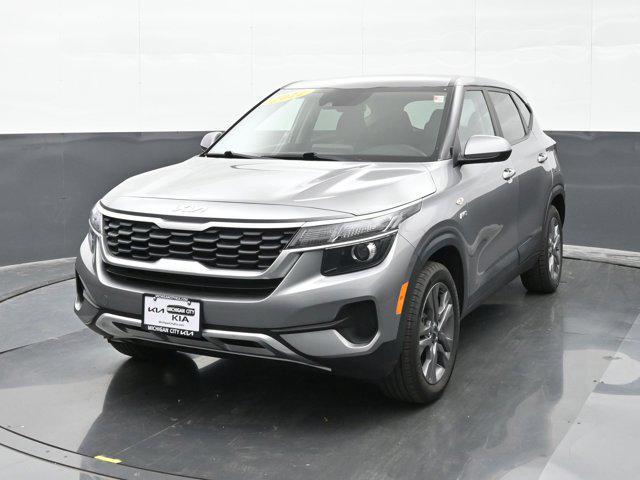 Photo of 2022 Steel Gray Kia Seltos