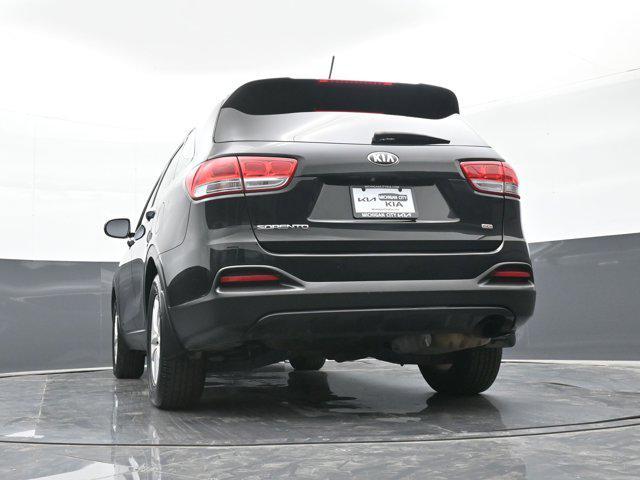 Photo of 2018 Ebony Black Kia Sorento