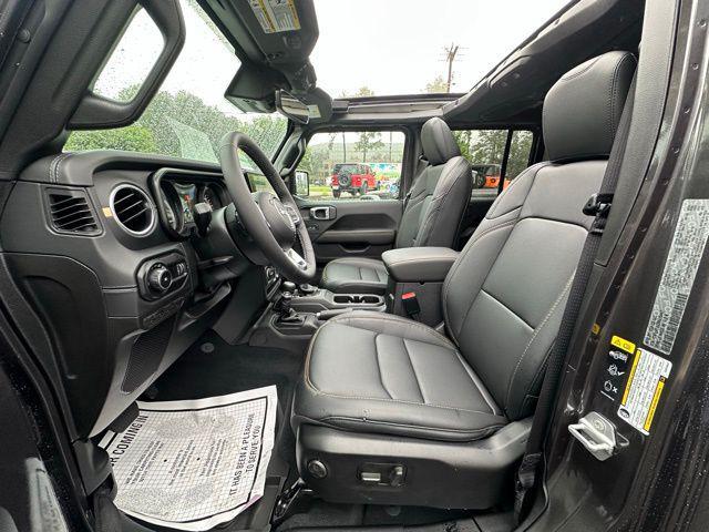 Photo of 2025 Granite Jeep Wrangler
