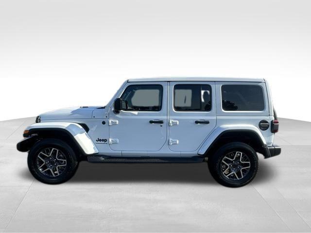 Photo of 2025 Bright White Clearcoat Jeep Wrangler