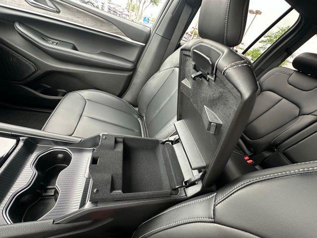 Photo of 2025 Bright White Clearcoat Jeep Grand Cherokee