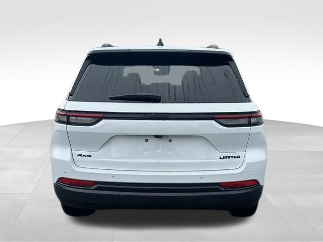 Photo of 2025 Bright White Clearcoat Jeep Grand Cherokee