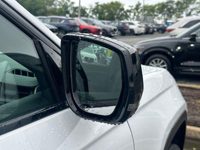 Photo of 2025 Bright White Clearcoat Jeep Grand Cherokee