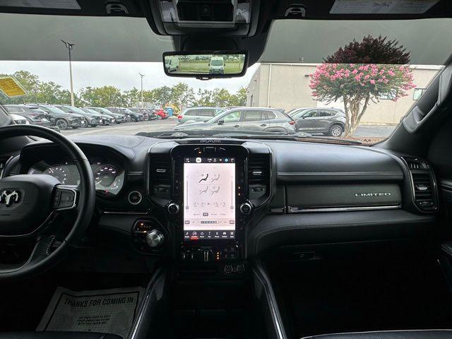 Photo of 2023 Diamond Black Crystal Pearlcoat RAM 1500